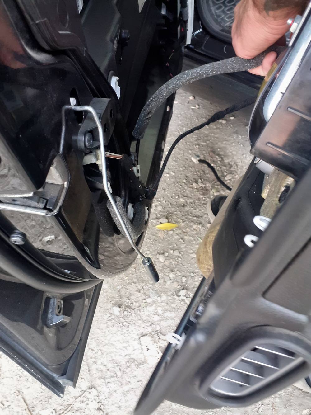 открыть автомобиль